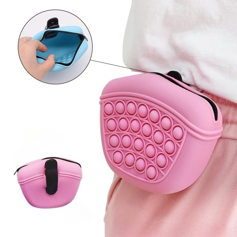 Portable Pet Treat Pouch Silicone Dog Food Bag With Waist Strap