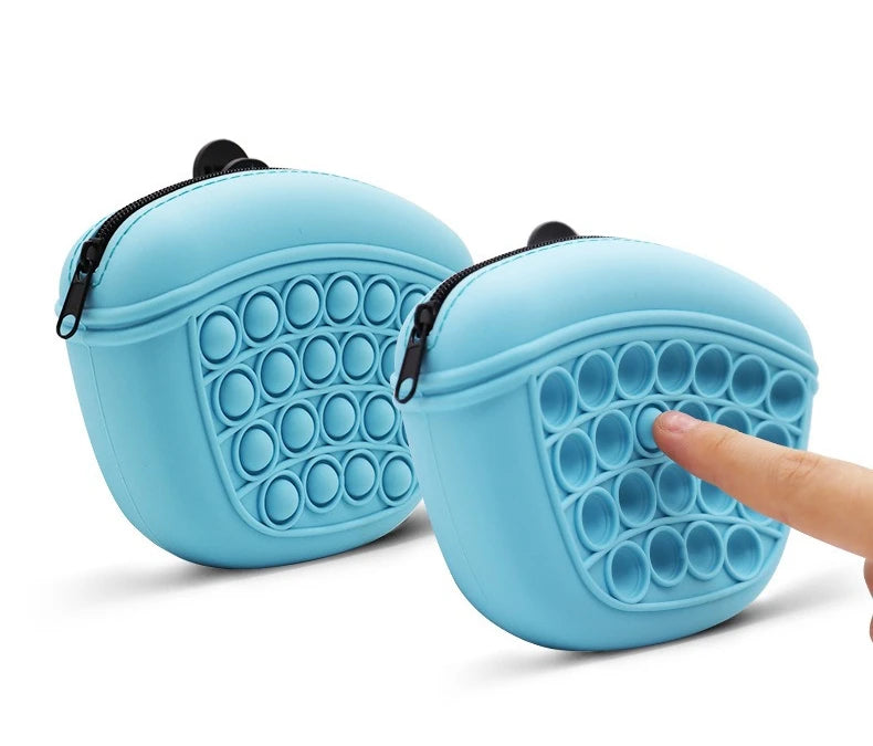 Portable Pet Treat Pouch Silicone Dog Food Bag With Waist Strap